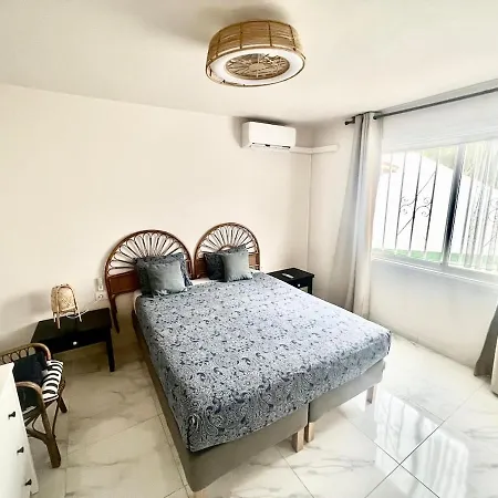 Arnold's Ocean View, Air Conditioner,